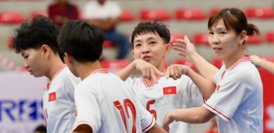 他总是抢先